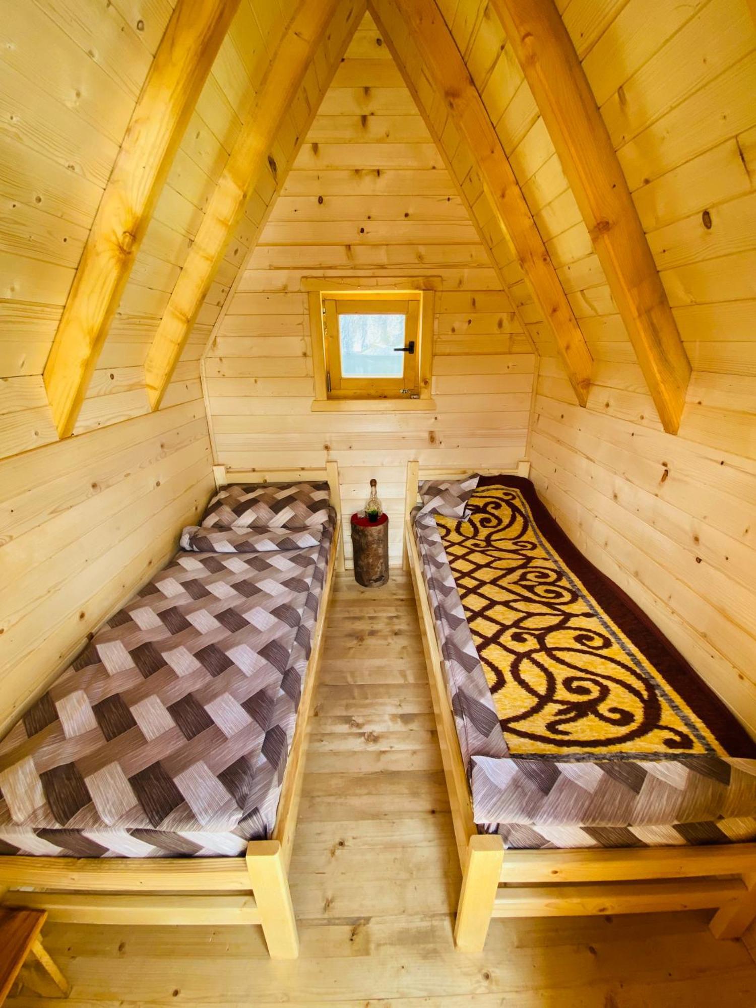 Kapetanovo Jezero Bungalov Bed & Breakfast Podgorica Exterior photo